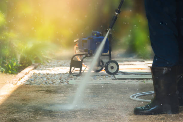 Best Pool Deck Cleaning  in New Paris, OH